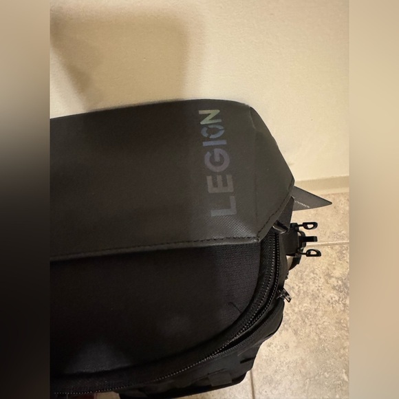 Lenovo Legion Active Gaming
Backpack - Picture 8 of 15